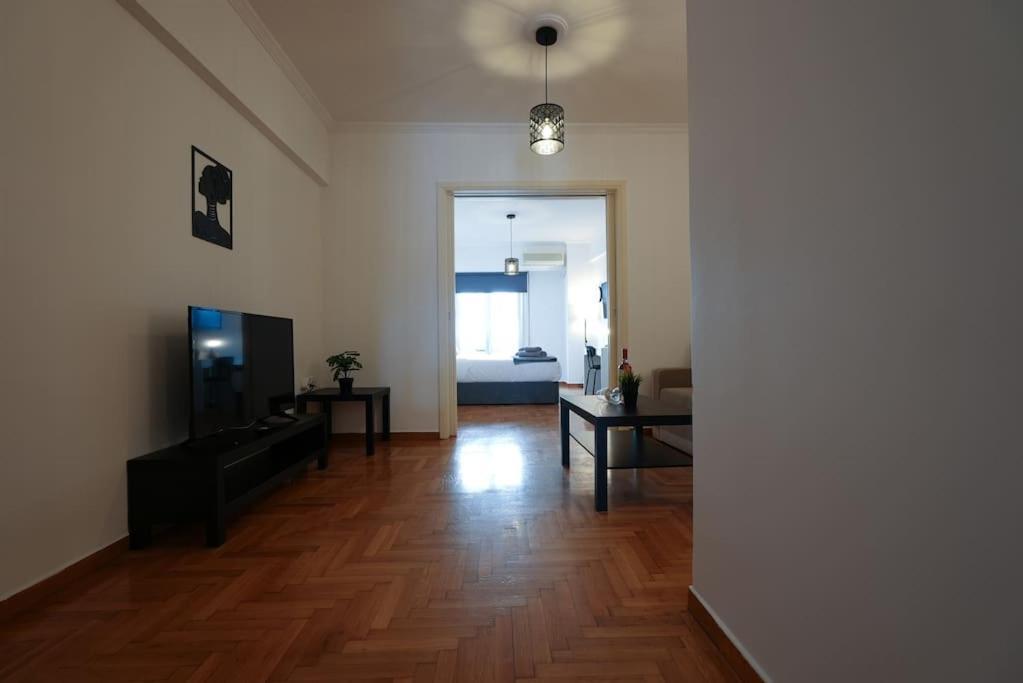 Syntagma Square, 70Sqm Pentelis Sunny Apartment Athen Eksteriør billede