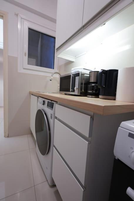 Syntagma Square, 70Sqm Pentelis Sunny Apartment Athen Eksteriør billede