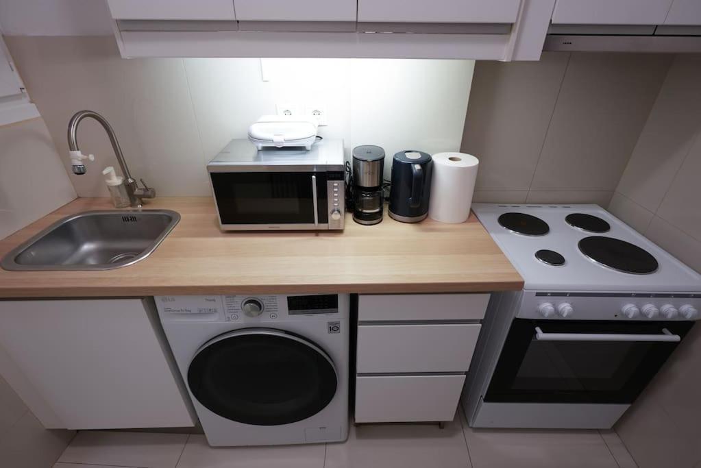 Syntagma Square, 70Sqm Pentelis Sunny Apartment Athen Eksteriør billede