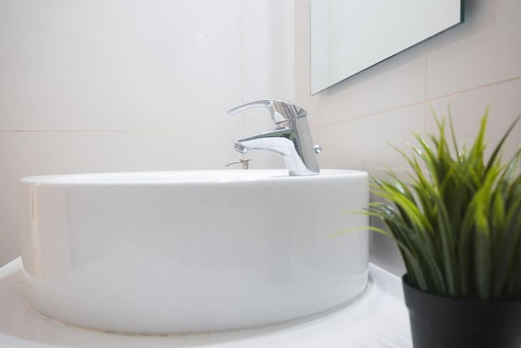 Syntagma Square, 70Sqm Pentelis Sunny Apartment Athen Eksteriør billede