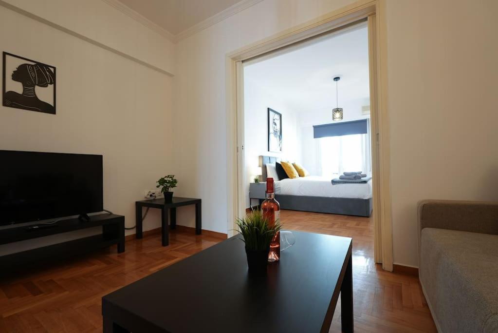 Syntagma Square, 70Sqm Pentelis Sunny Apartment Athen Eksteriør billede